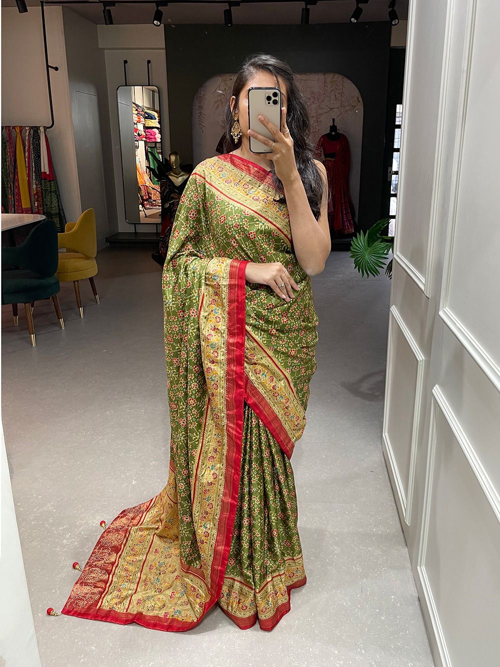 Mehendi Dola Silk  saree for women