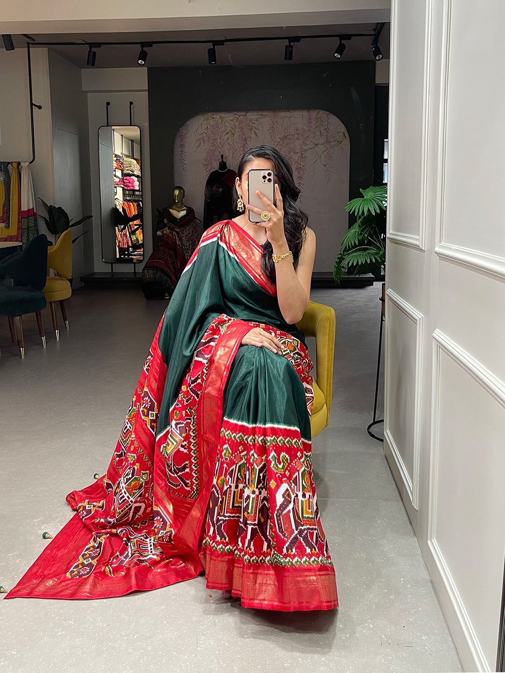 Green  Dola silk  saree for women