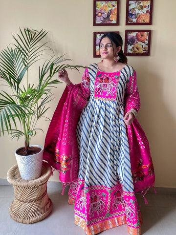 Pink  Weaving  Jacquard  Anarkali Flared Long  Gown